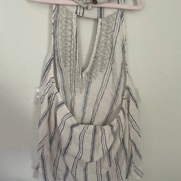 Trend Setters blouse open back style - Picture 2 of 4